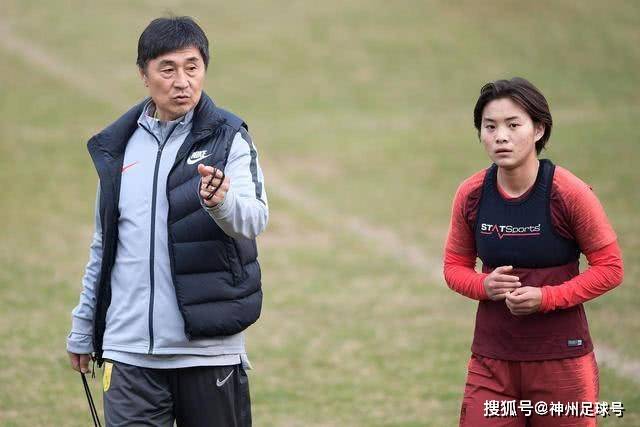 3笔资金连环运作！转会巧计引热议，天才小将未来归属成谜